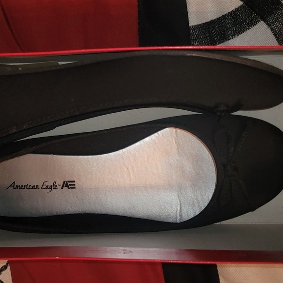 WOMENS American Eagle Black Flats with Bow SIZE 7 NWOT - Picture 1 of 8